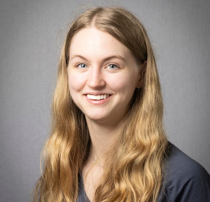 Vivien Labarile (MPA), Kundenberaterin und Schulungen